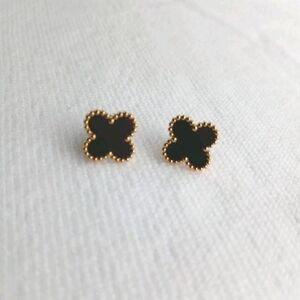 Elegant Gold and Black Clover Stud Earrings